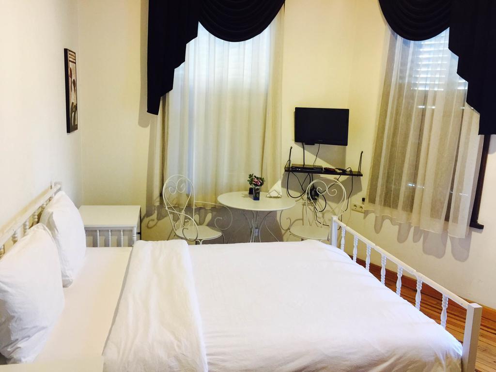Pastor Historical Apart-Hotel The Gulf Of Измир Екстериор снимка