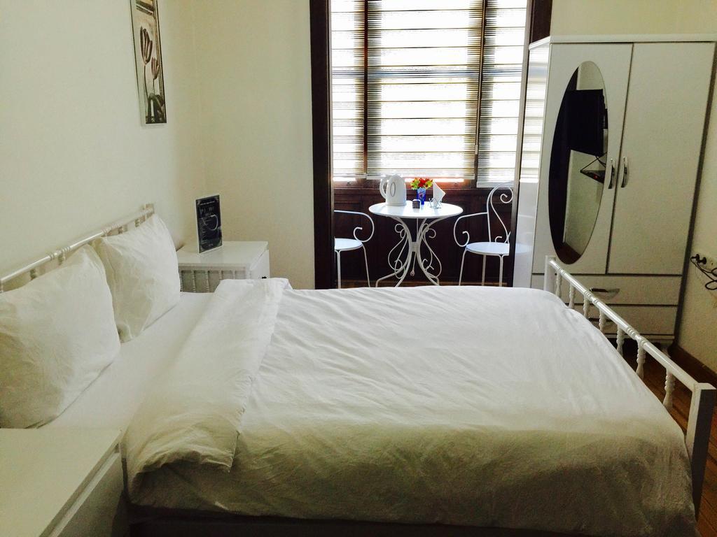 Pastor Historical Apart-Hotel The Gulf Of Измир Екстериор снимка