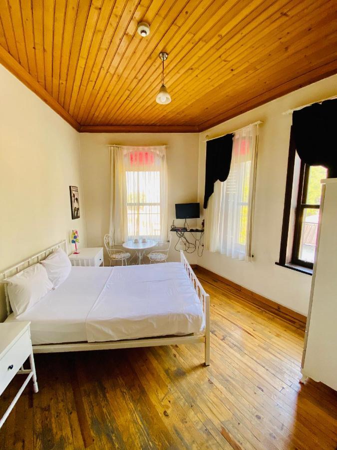 Pastor Historical Apart-Hotel The Gulf Of Измир Екстериор снимка